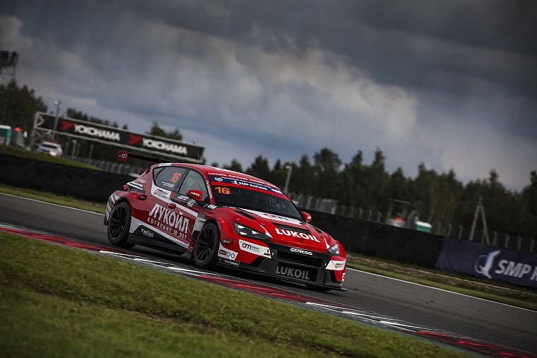 Обзорную программу московского этапа Российской Серии Кольцевых Гонок смотрите на каналах МАТЧ ТВ.