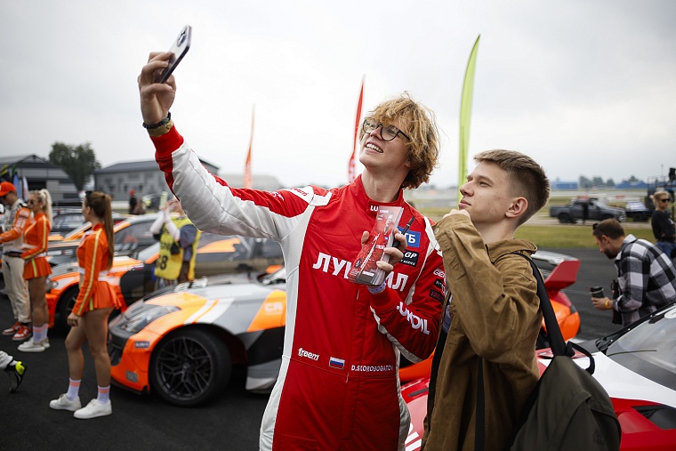 Больше 6 тысяч зрителей на четвертом этапе RDS GP несмотря на проливной дождь.