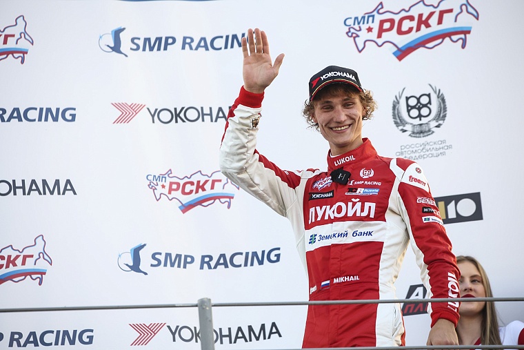 ЛУКОЙЛ Рейсинг Твинс Тим выигрывает в Казани! Михаил Симонов лучший среди пилотов, Захар Слуцкий третий.